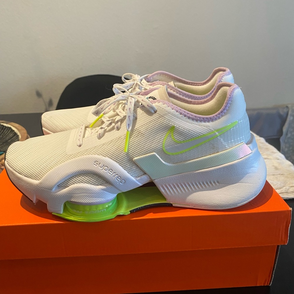 WOMENS NIKE AIR ZOOM superrep 3 premium -brand new